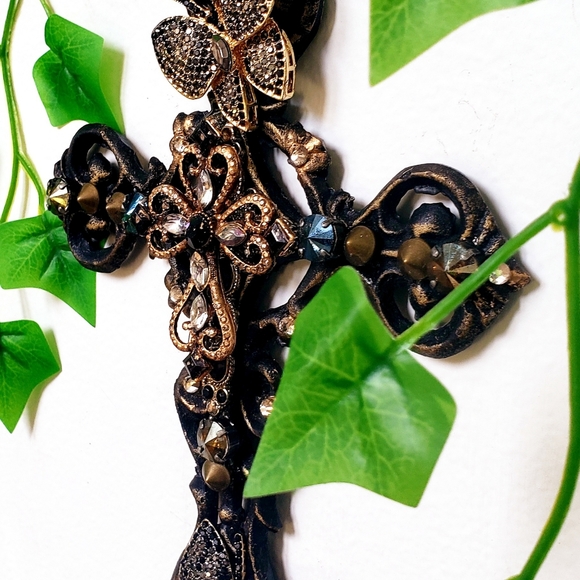 Black and gold wall cross one-of-a-kind wall art - Picture 6 of 7